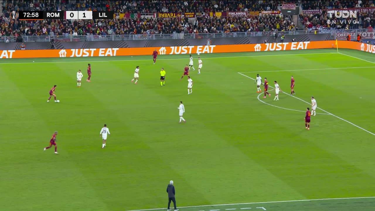 ¡TIRO ATAJADO! disparo por Matías Soulé.