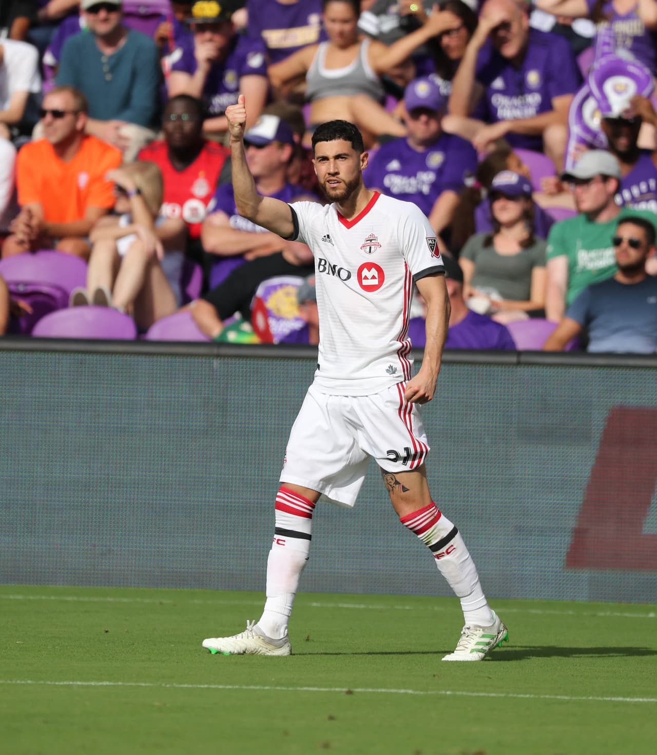 Jonathan Osorio fue la locomotora del tren expreso que de Toronto FC que pasó por Orlando y se llevó tres puntos de la casa de 'los Leones'.