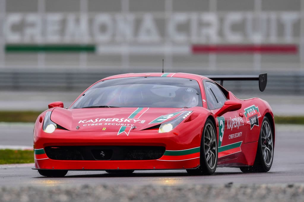 Arturo Vidal tiene un Ferrari 458: 230.561 euros.