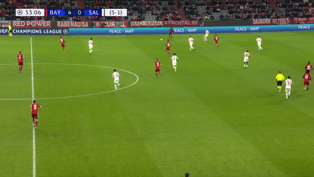¡GOL!  anota para FC Bayern München. Thomas Müller