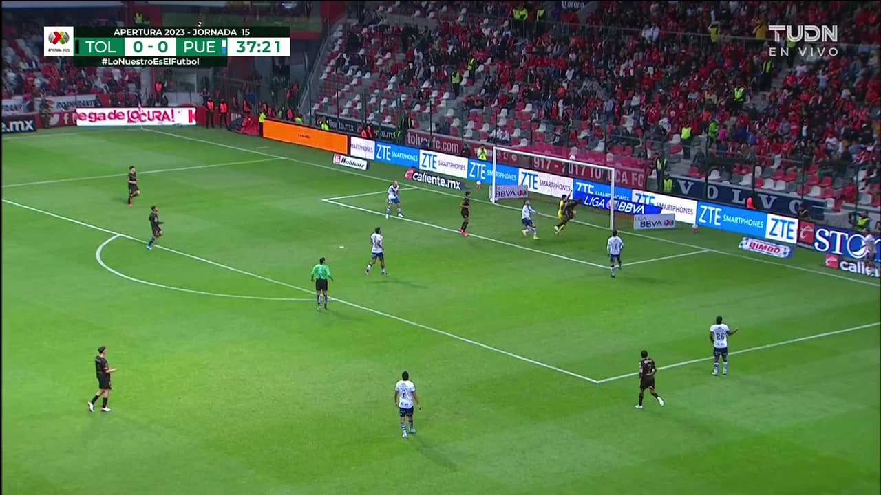 ¡TIRO ATAJADO! disparo por Andrés Mosquera.