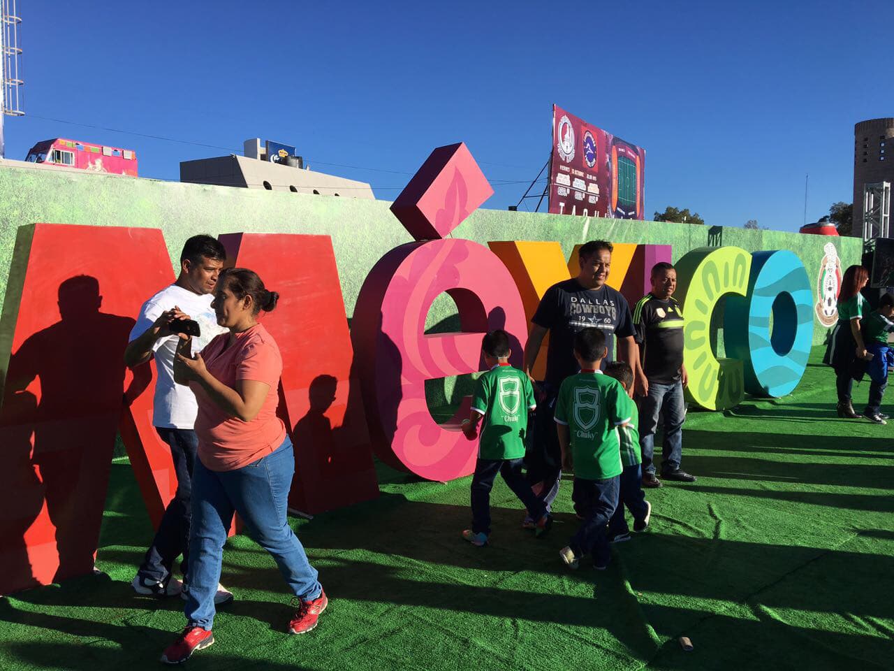 El Alfonso Lastras de San Luis Potosí se viste de gala para recibir a la Selección Nacional y los aficionados responden con banderas, maquillaje, disfraces y mucha emoción.
