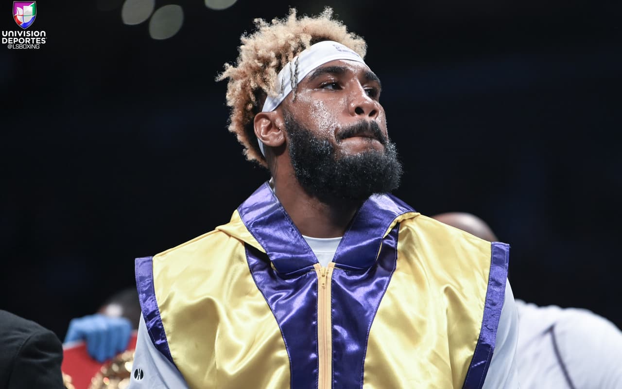 Jarrett Hurd no tuvo problemas para dominar a Jason Welborn, quien a pesar de su gran corazón terminó noqueado en el tercer episodio. Lo más relevante de la pelea fue el reto que Jermell Charlo, monarca superwélter del CMB, le lanzó arriba del ring durante la clásica entrevista al ganador