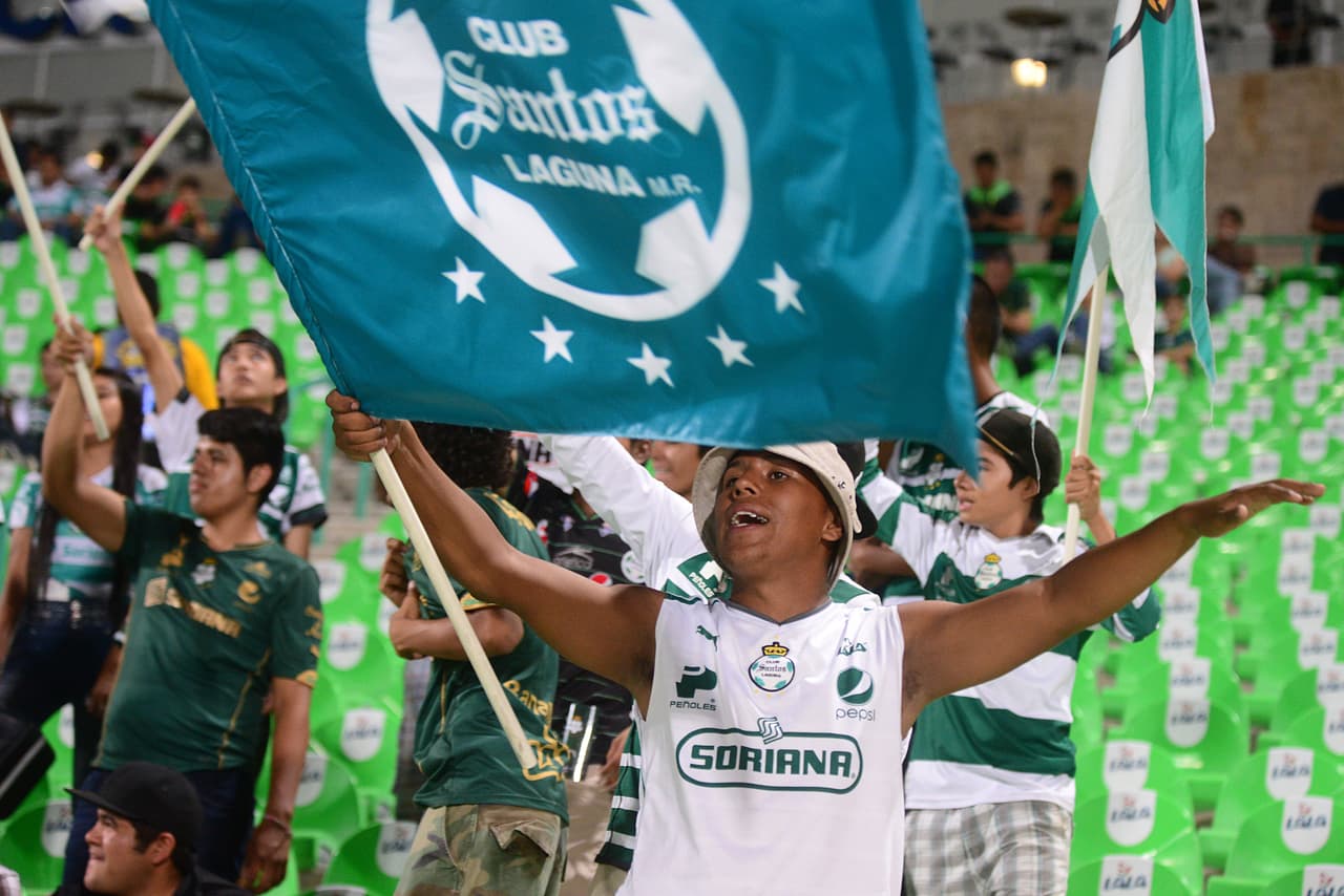 El colorido de la afición en la Jornada 3