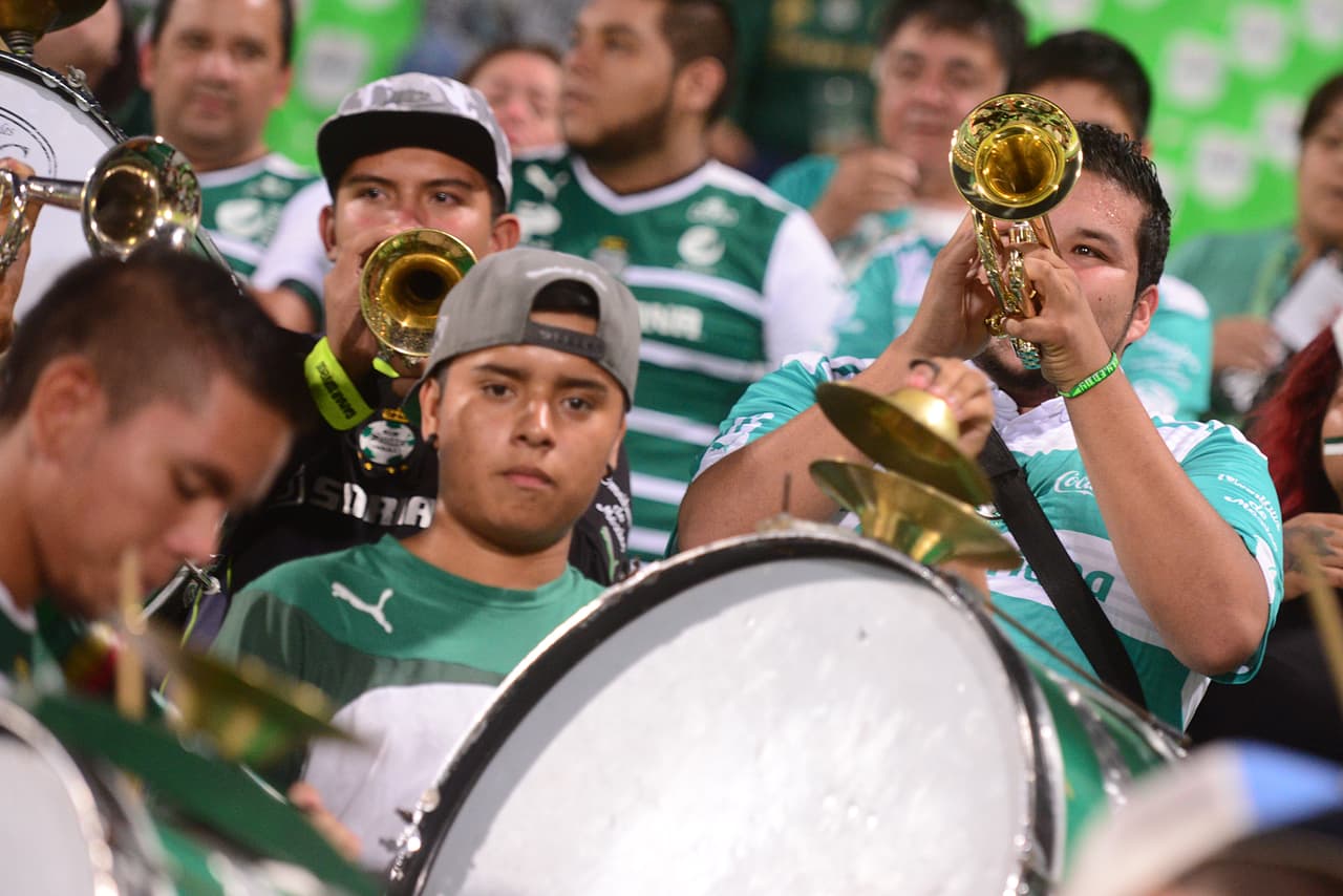 El colorido de la afición en la Jornada 3