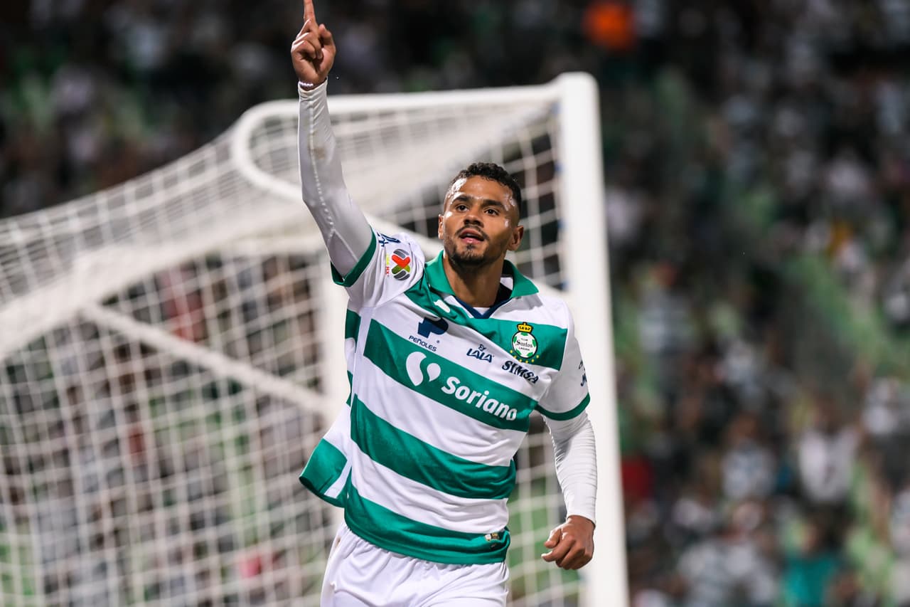 Fue al 90' cuando el holandés encontró el empate para su equipo.