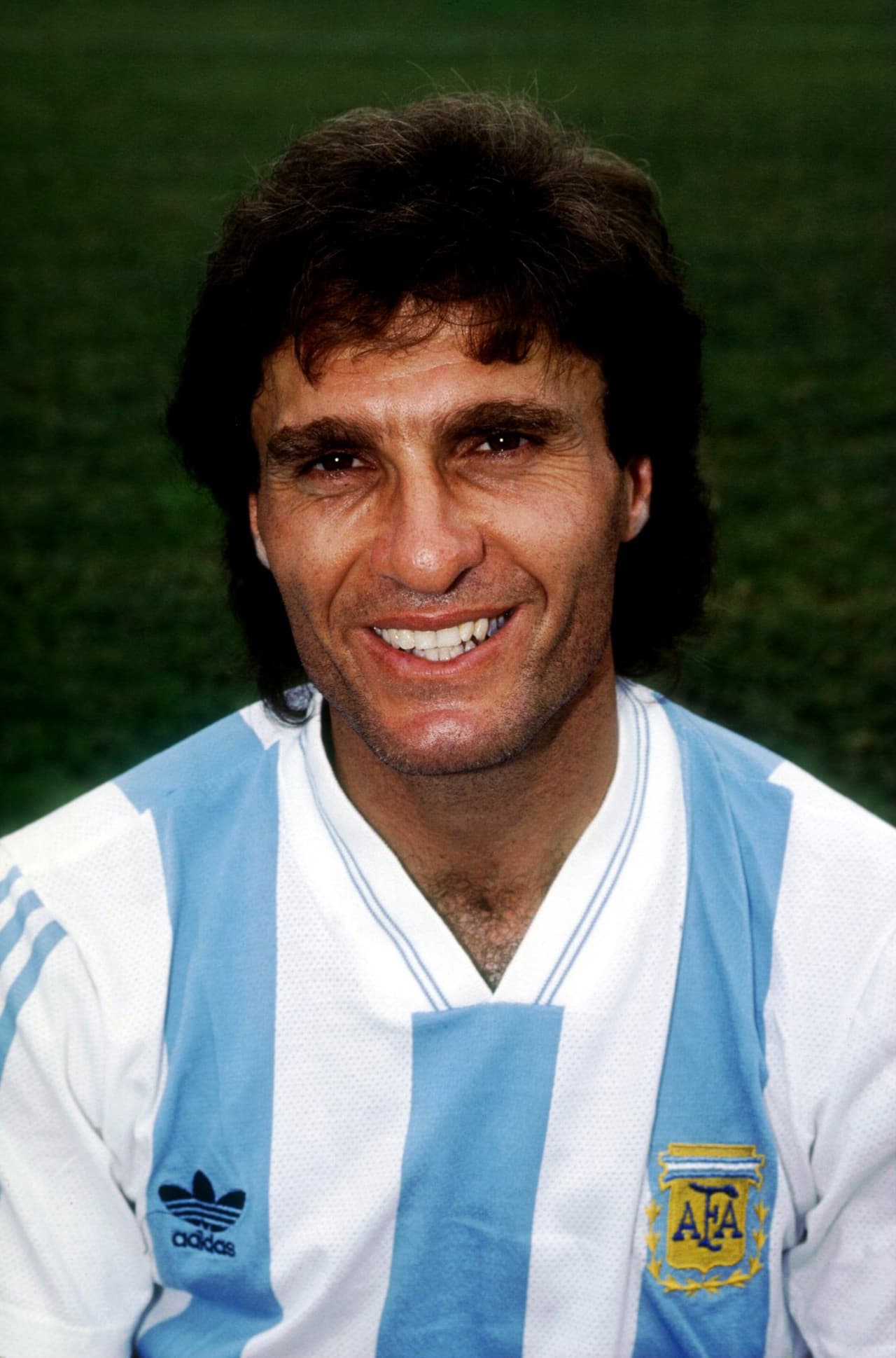 El defensa argentino Óscar Ruggeri, hoy comentarista en la televisión argentina, fue campeón en México 1986 y jugó con el América entre 1992 y 1993.