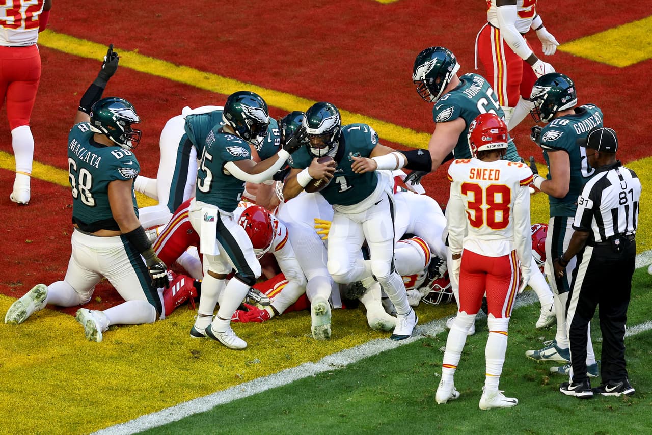 Los Kansas City Chiefs logran el triunfo en el Super Bowl 2023 ante los Philadelphia Eagles