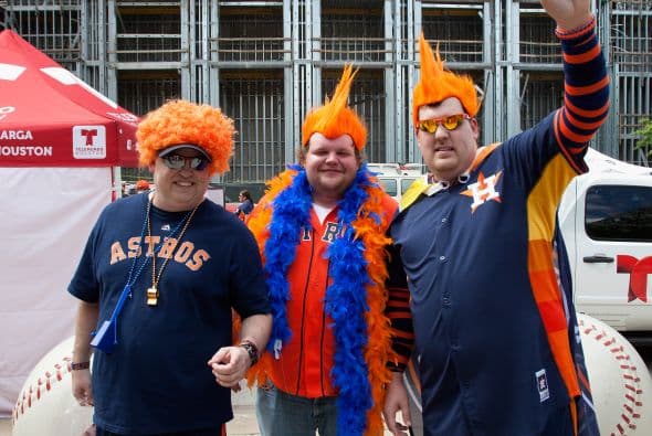 El equipo de Houston dio inicio a su temporada en casa en un enfrentamiento contra los Indios de Cleveland y no quedó ni un asiento vacío.