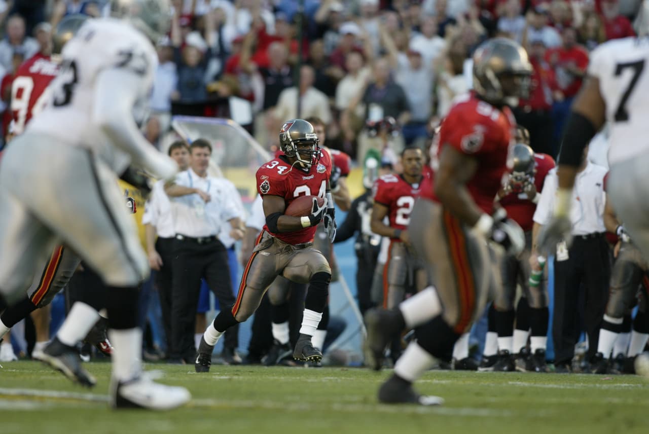 SUPER BOWL XXXVII: Dexter Jackson Tampa Bay Buccaneers.