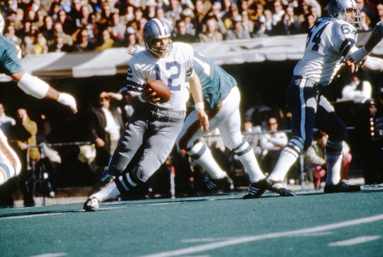 SUPER BOWL VI: Roger Staubach Dallas Cowboys.