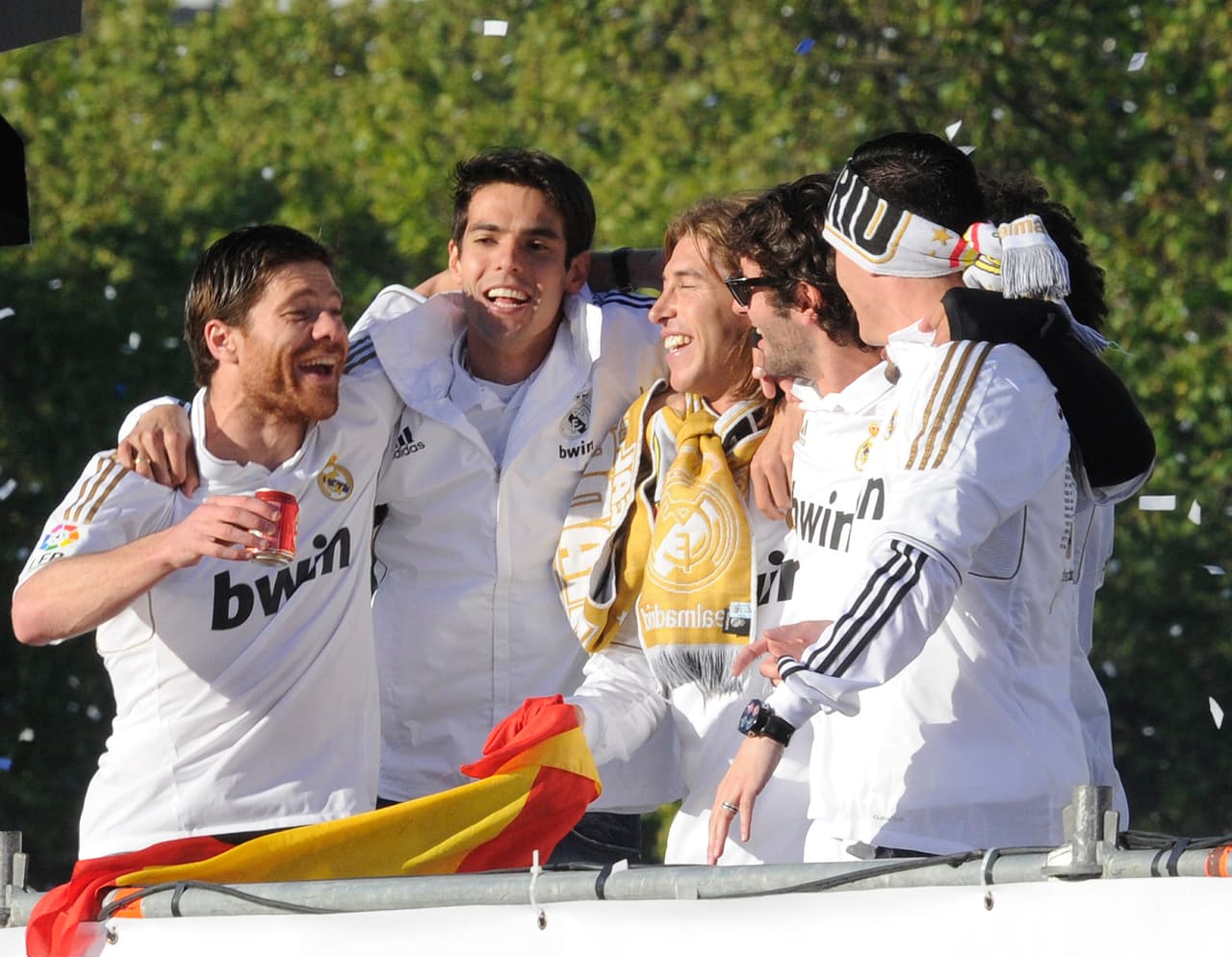 Con Real Madrid fue campeón de la Copa del Rey en 2011 y de la Liga Española y la Supercopa de España en 2012.