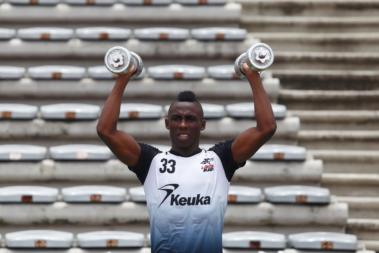 Alta: Luis Advíncula (Tigres UANL).