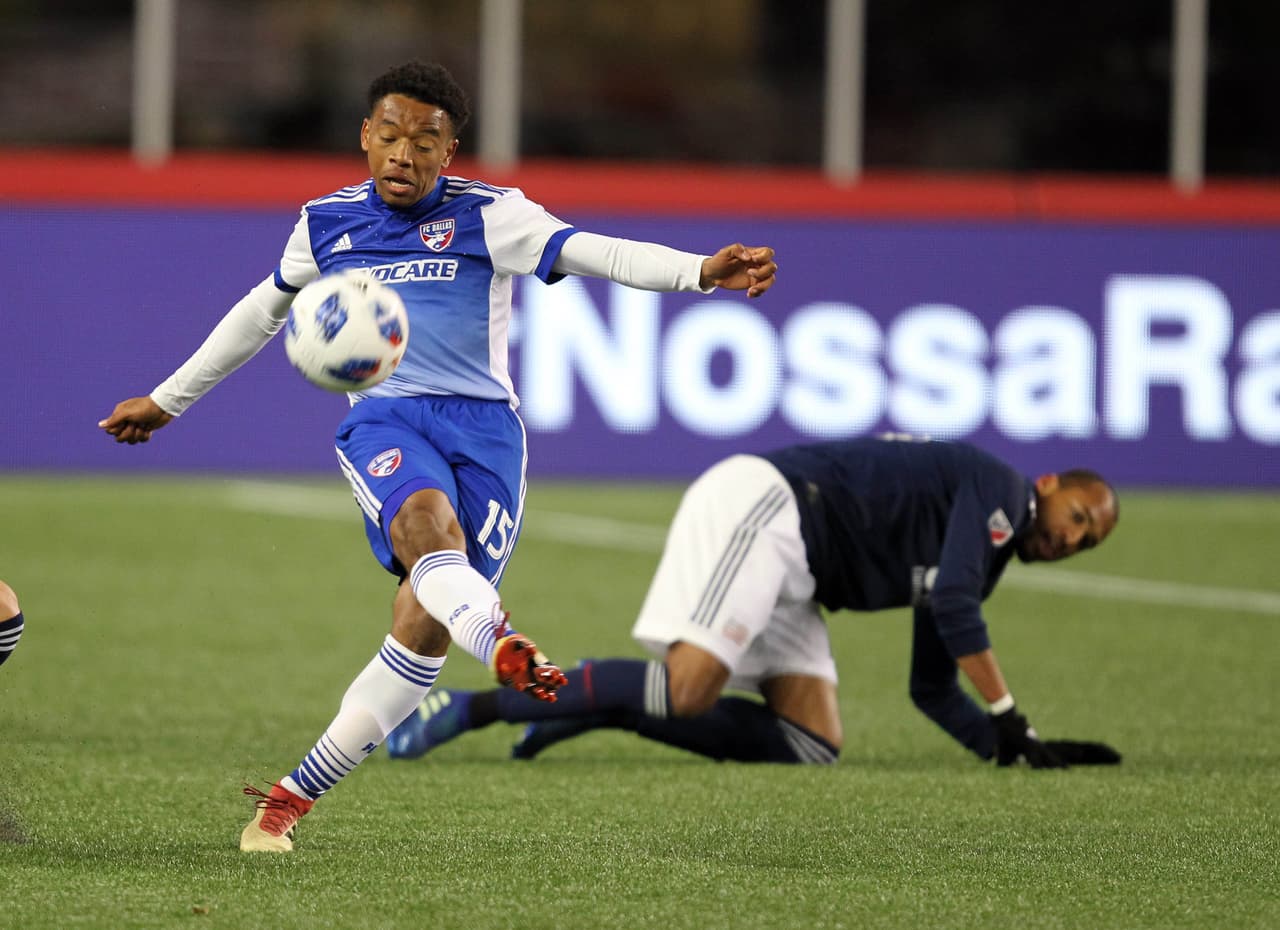 Una de las sorpresas del fin de semana fue la victoria como visitante por 1-0 de FC Dallas ante New England Revolution. El autor del solitario tanto: Jacori Hayes. (USA Today Images)