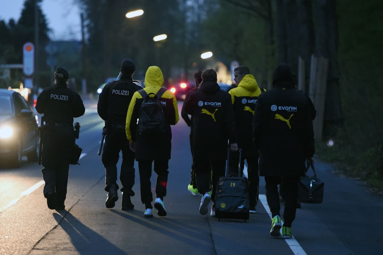 Con el estruendo de la explosión aún en sus mentes, los jugadores del Borussia Dortmund ya descansan en su hotel y esperan por el inicio del partido a las 18:45 del miércoles, hora local.
