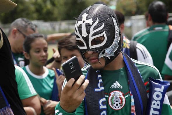 La afición en Estados Unidos llegó a Phoenix con todo su colorido para ver a México y Guatemala enfrentarse en la Copa Oro 2015.