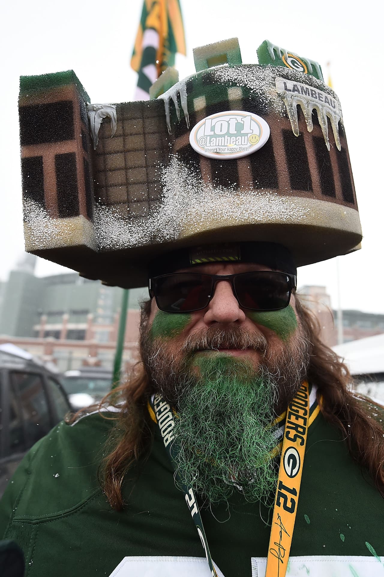 La NFL vivió una nueva jornada en la que el colorido y humor de los fanáticos mezclados con el ánimos de las porristas y la energía de los espectáculos le dieron vida propia a la fiesta fuera de la competencia en el fútbol americano estadounidense.