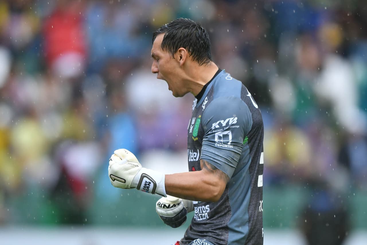 <b>Arquero:</b> Rodolfo Cota (León, 9)