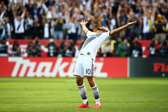 Landon Donovan celebra el nacimiento de su primer bebé, Talon Bartell Donovan