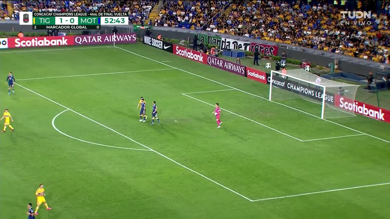 ¡TIRO ATAJADO! disparo por Luis Quiñones.