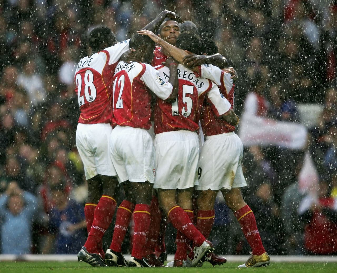 <b>Arsenal F.C. (2004/05) - </b>los Gunners, con jugadores de la talla de Thierry Henry, Cesc Fabregas, Dennis Bergkamp, Freddie Ljungberg, entre otros, superó al Everton, Middlesbrough, Blackburn Rovers, Norwich City y Fulham en un arranque fabuloso. Finalizaron segundos con 83 puntos, 12 por debajo de un implacable Chelsea.