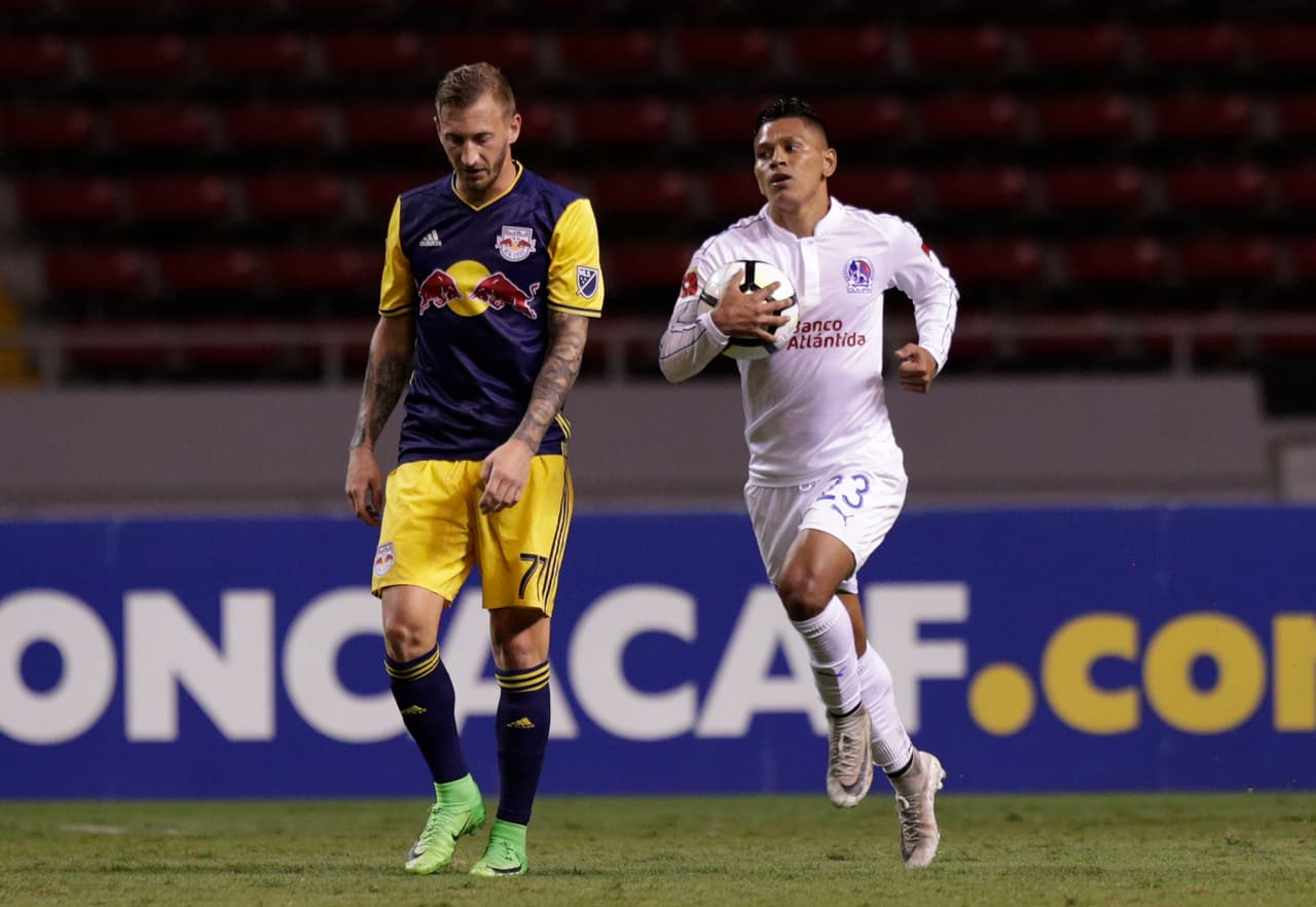 La confianza se inclinó hacia los jugadores de Olimpia que buscaron el triunfo, impulsados por el descuento tempranero.