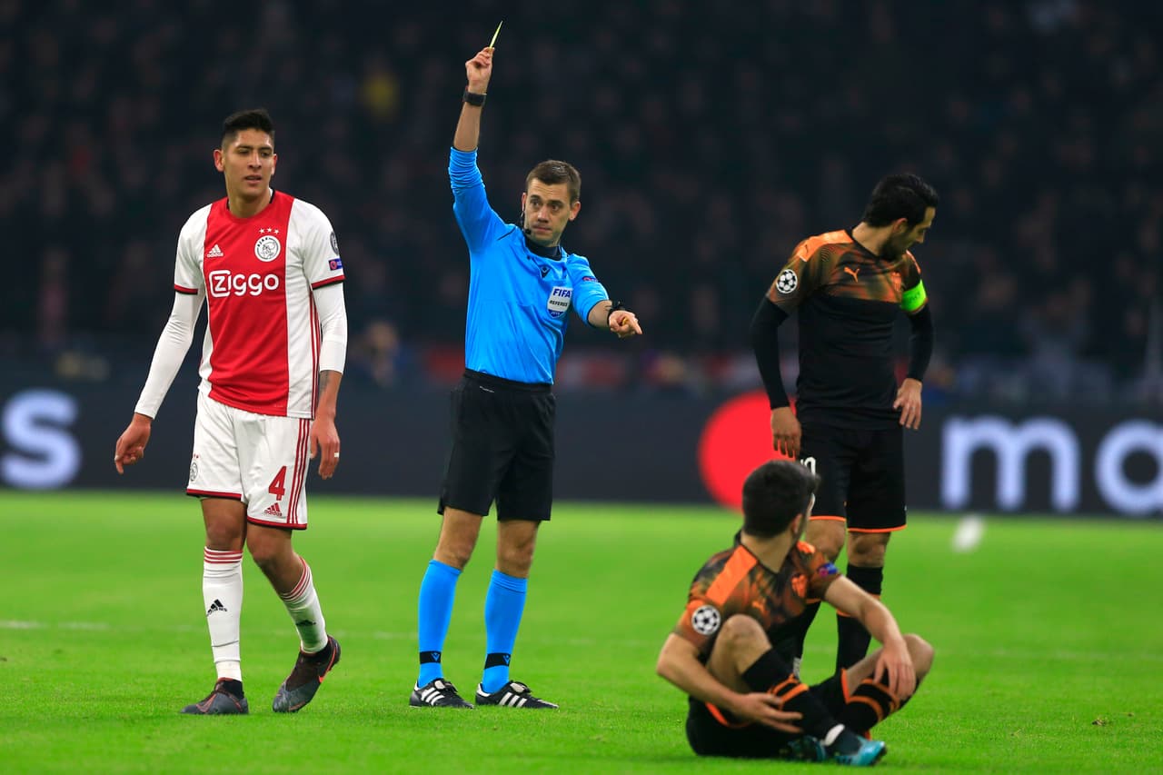 Con solitario gol de Rodrigo Moreno, el Valencia gana y manda al Ajax a la Europa League.