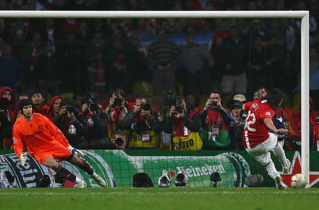 Carlos Tévez. Ganó la Champions League en 2008 con el Manchester United sobre el Chelsea, convirtiendo en la tanda de penales. Además se llevó la Premier con los dos equipos de la ciudad. Lo ganó todo en Inglaterra e Italia.