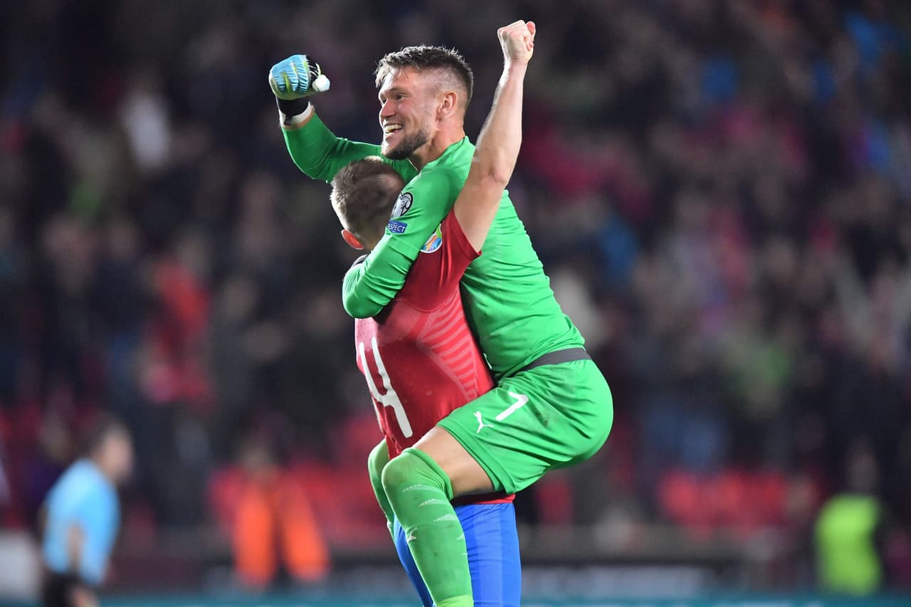 Ucrania 2-0 Lituania; Turquía 1-0 Albania; Portugal 3-0 Luxemburgo; Montenegro 0-0 Bulgaria; Islandia 0-1 Francia; República Checa 2-1 Inglaterra; Andorra 1-0 Moldavia.