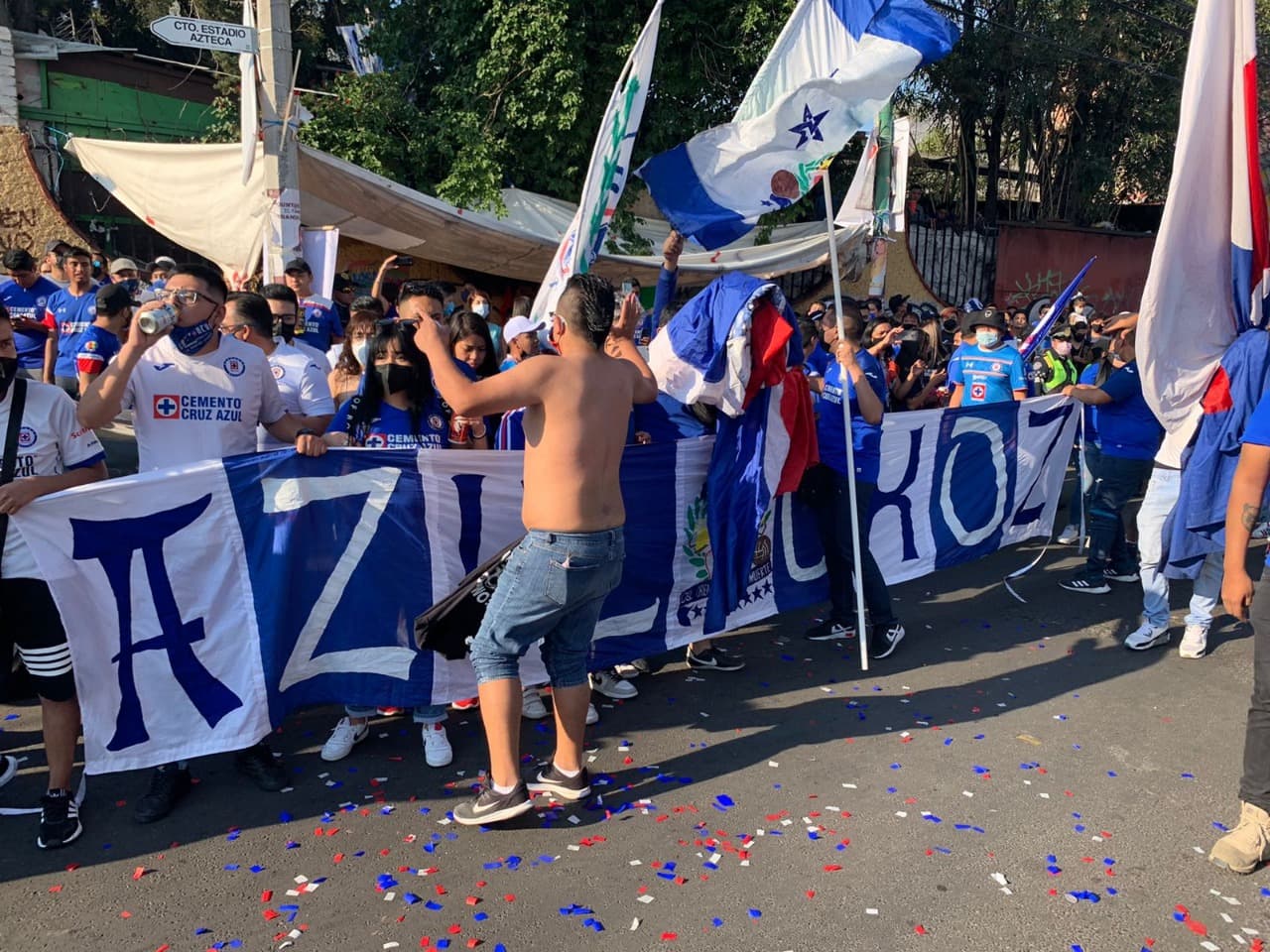 Los preparativos quedan listos para que el Estadio Azteca alberga la vuelta de las semifinales entre el Cruz Azul y Pachuca.