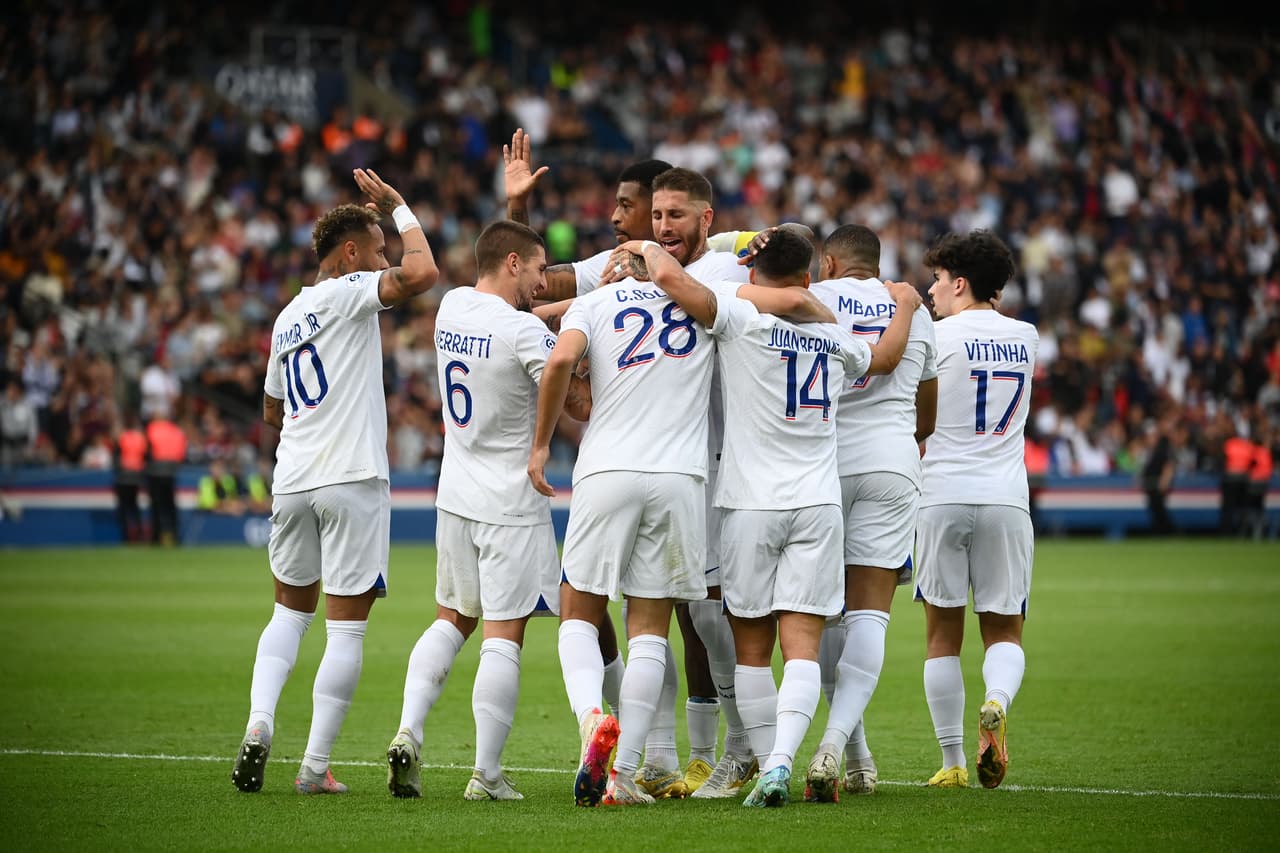PSG remontó para vencer 4-3 al Troyes con goles de Carlos Soler, Lionel Messi, Neymar y Kylian Mbappé en la Jornada 13 de la Ligue 1.
