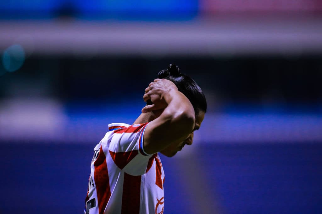 Uriel Antuna recibe multa por parte de Chivas