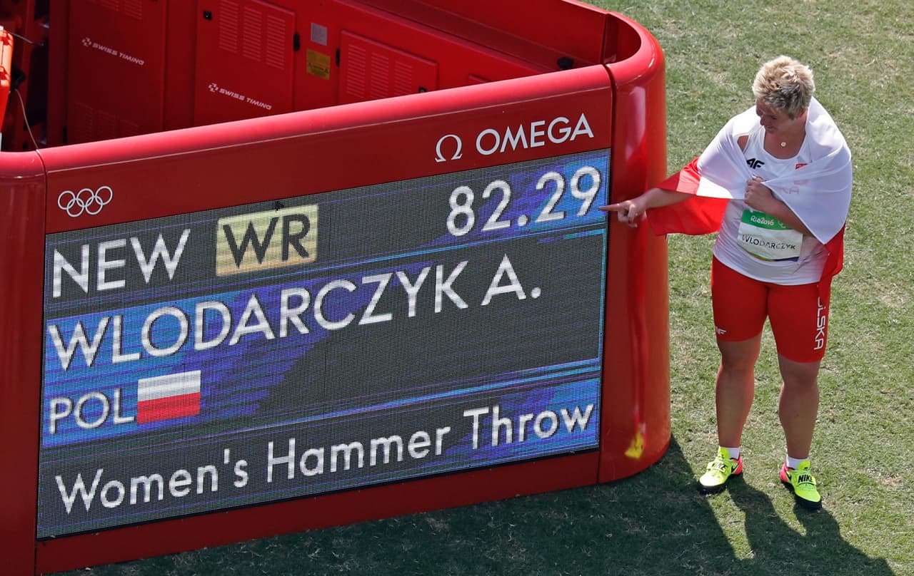 Polaca Wlodarczyk logró oro en lanzamiento de martillo rompiendo su récord mundial