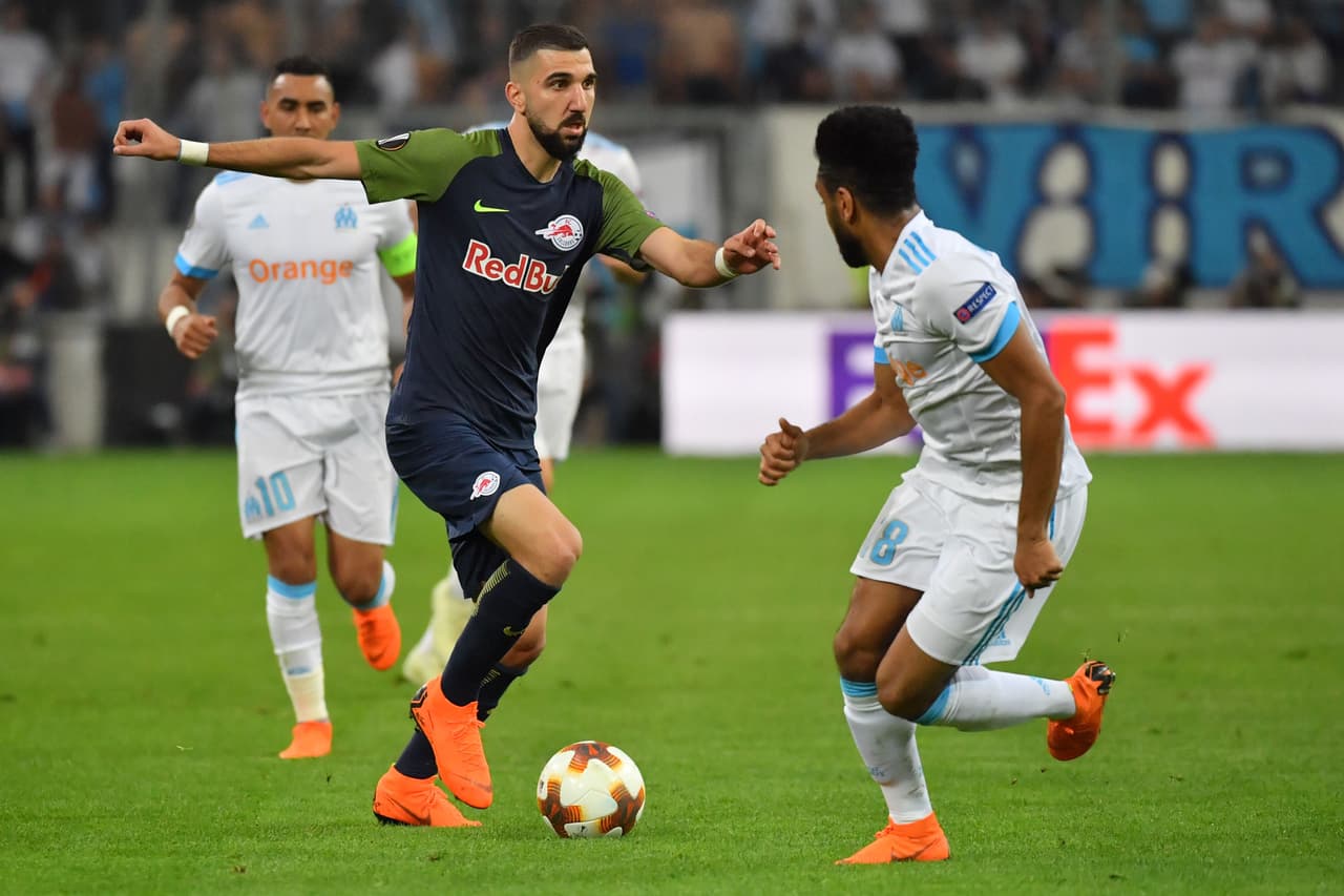 Con el 1-0 a favor el partido se fue al descanso, a pesar de que el Salzburgo buscó con algunas aproximaciones.