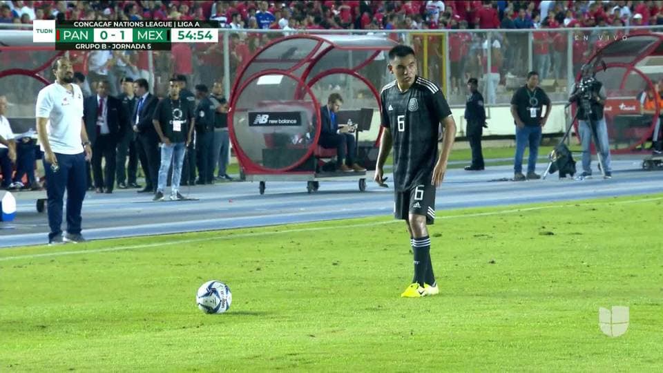 Tiro desviado de César Montes