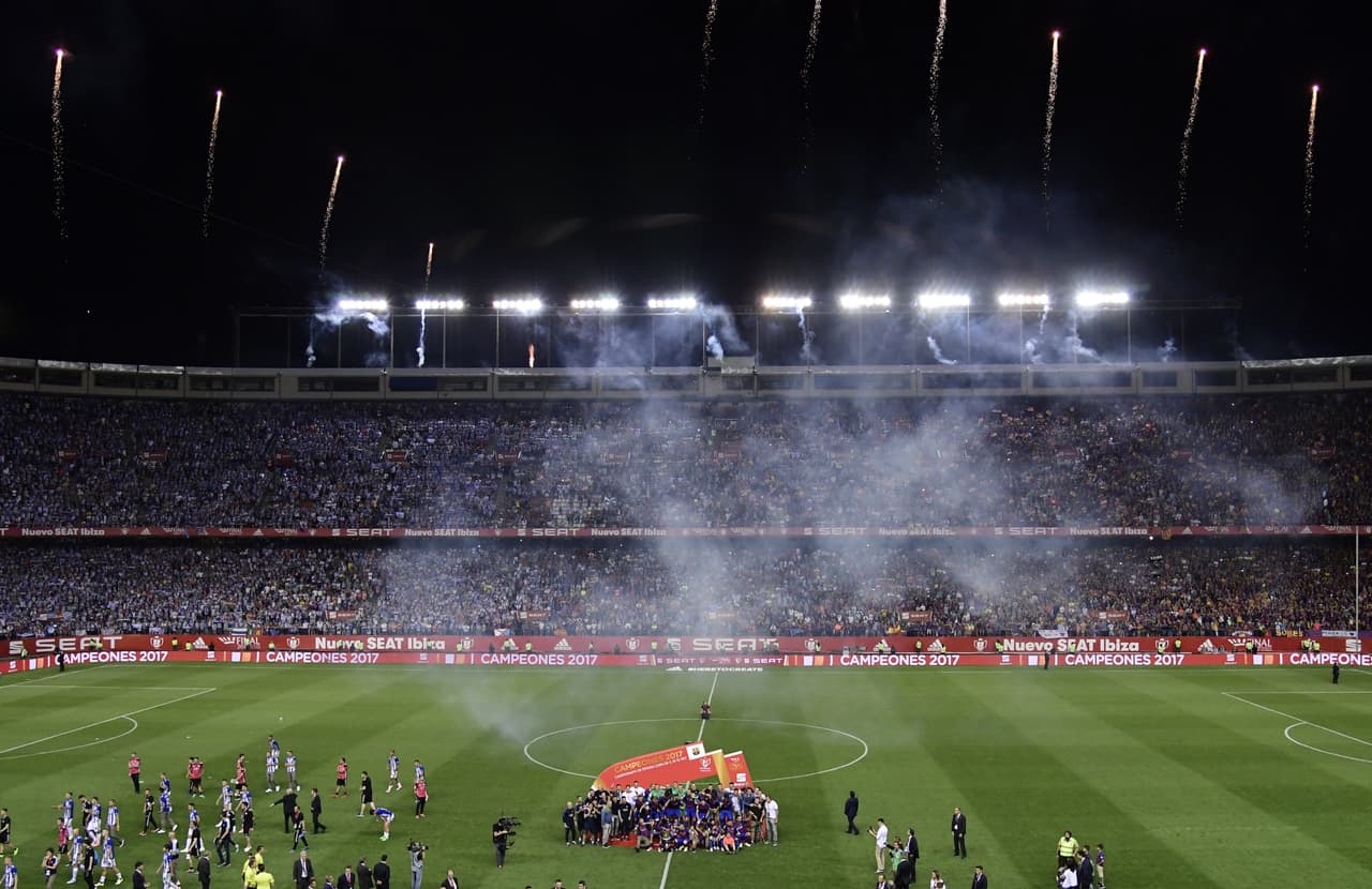El último partido que recibió Atlético de Madrid fue el de la final de la Copa del Rey en 2017, donde Barcelona venció 3-1 al Alavés para coronarse campeón.