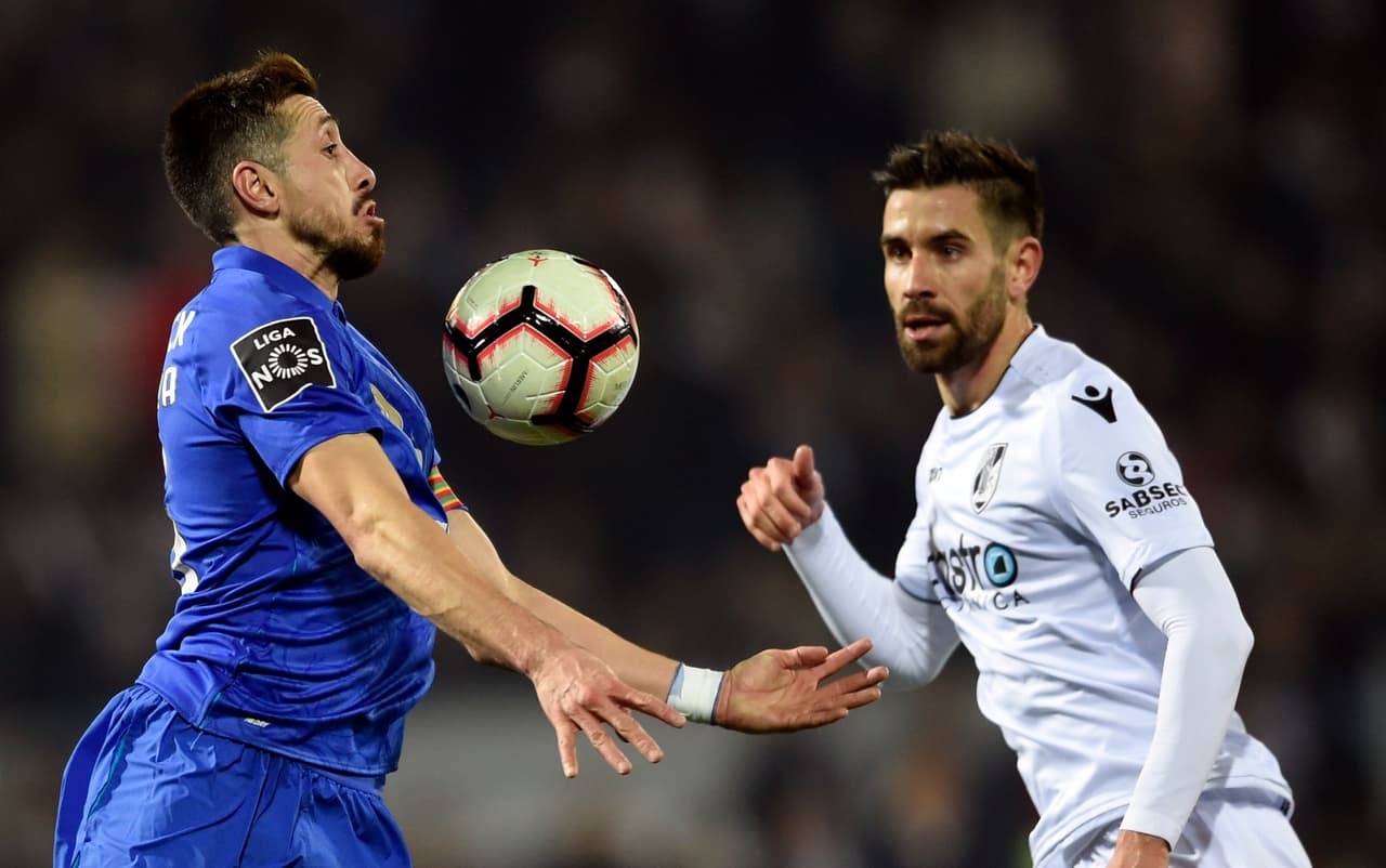 <b>Héctor Herrera: '</b>HH' también hizo presencia en este compromiso jugando todo el partido y siendo, además, capitán del 
<i>Dragao.</i>