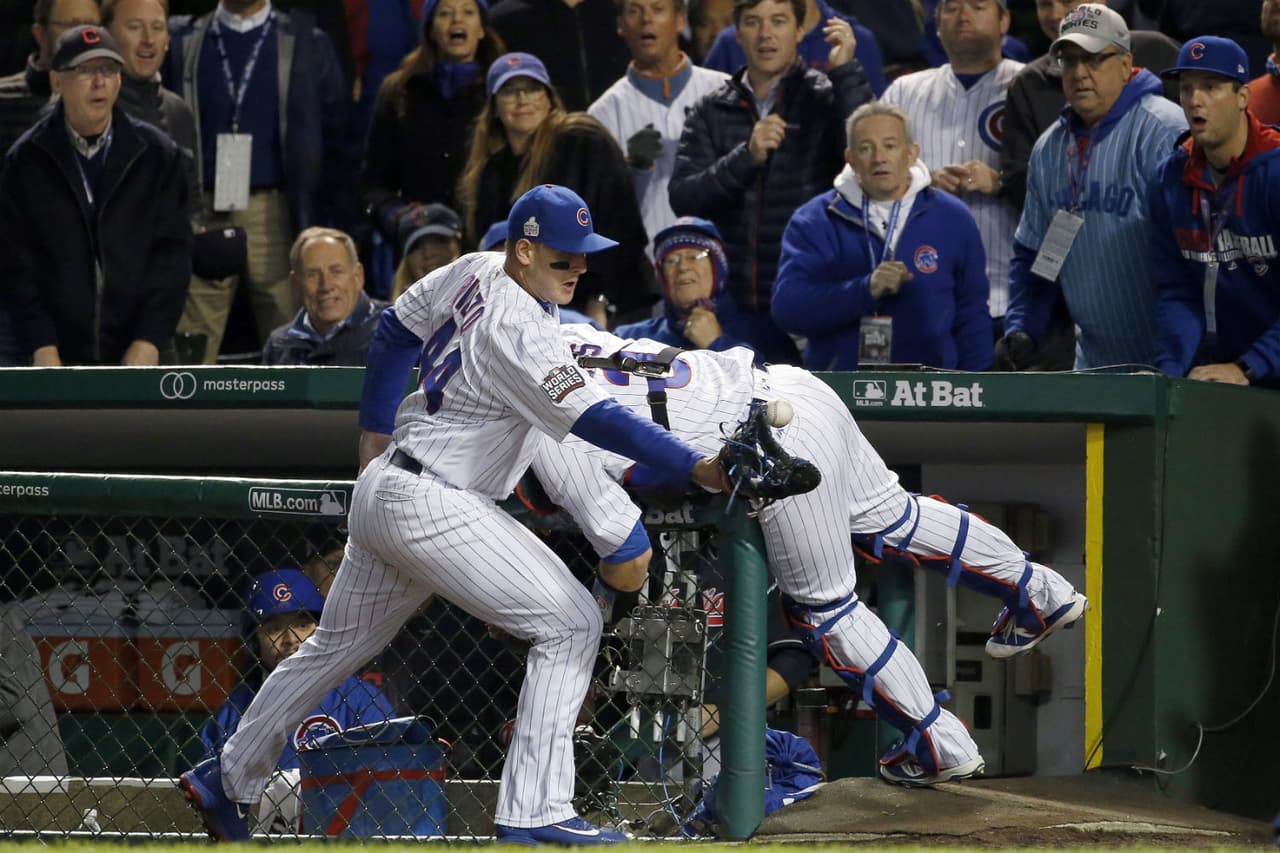 Rizzo finalmente pudo sacar el out a Carlos Santana.