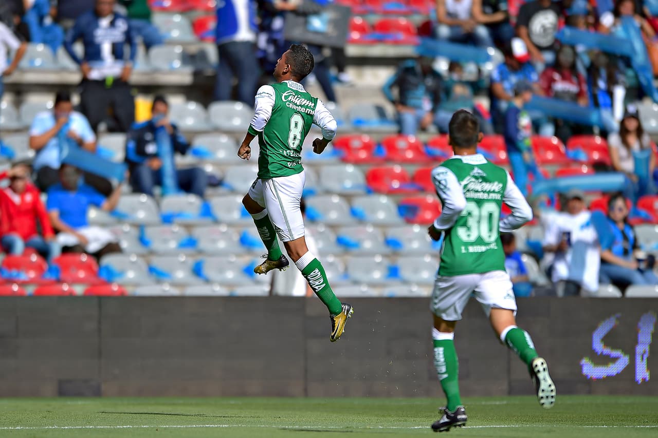 Tras una gran jugada individual, Hernández definió con un disparo raso que entró pegado al poste. Gran gol para abrir el marcador.