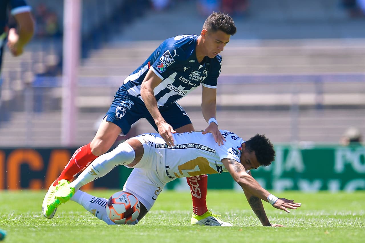 A pesar de haber jugado con 10 futbolistas la mayor parte del juego por la expulsión de Juan Ignacio Dinenno, los Pumas lograron una vital victoria ante Rayados.
