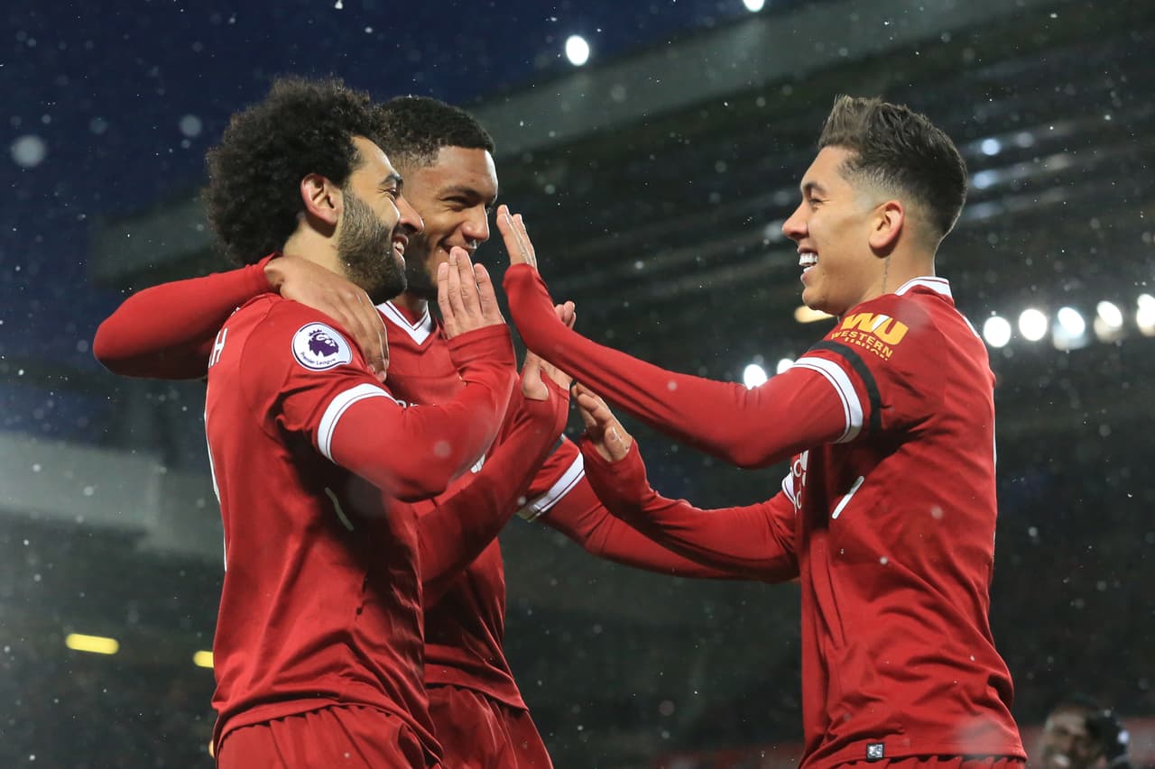 El póker de Mohammed Salah fue acompañado por un gol de Roberto Firminio en una jornada pletórica para los Reds en Anfield.