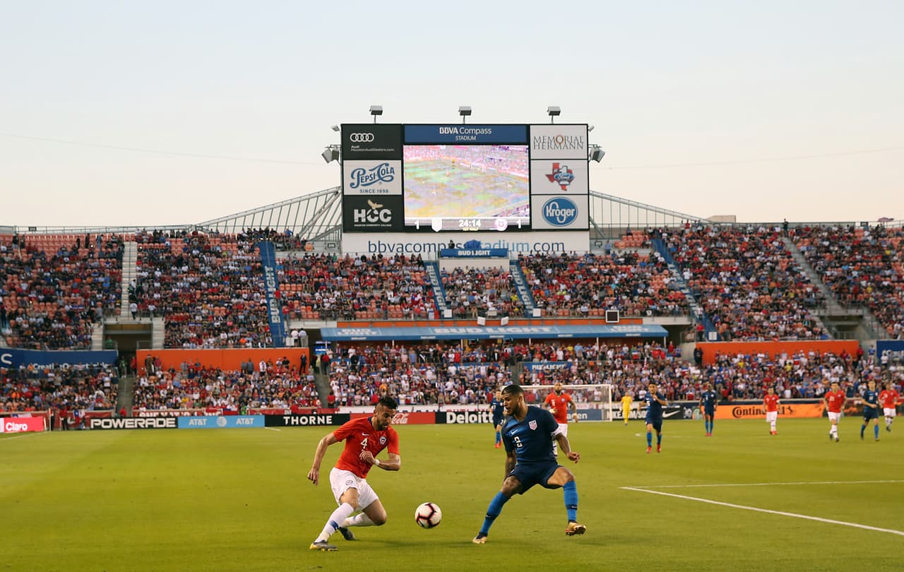 Las selecciones de Estados UNidos y Chile se vieron las caras en el BBVA Compass Stadium, en Houston texas y dividieron los honores con un entretenido partido amistoso internacional en la fecha FIFA.