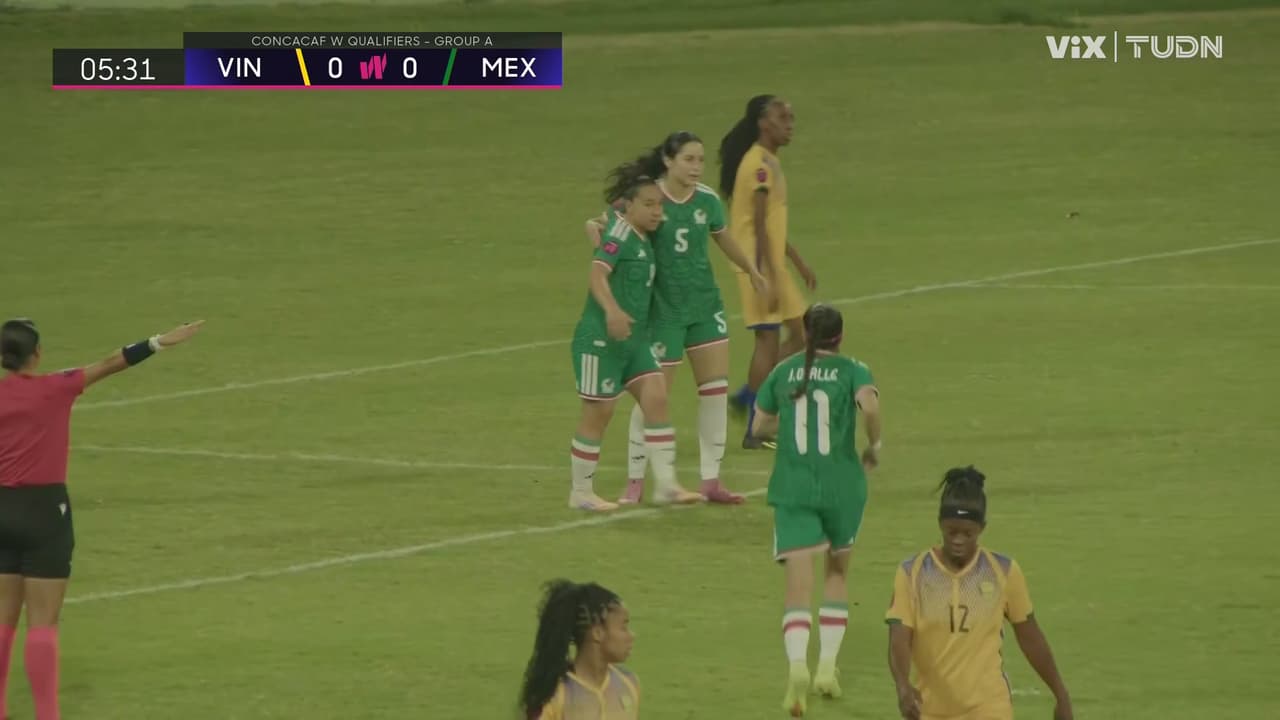 ¡México abre el marcador! Gran definición de Charlyn Corral