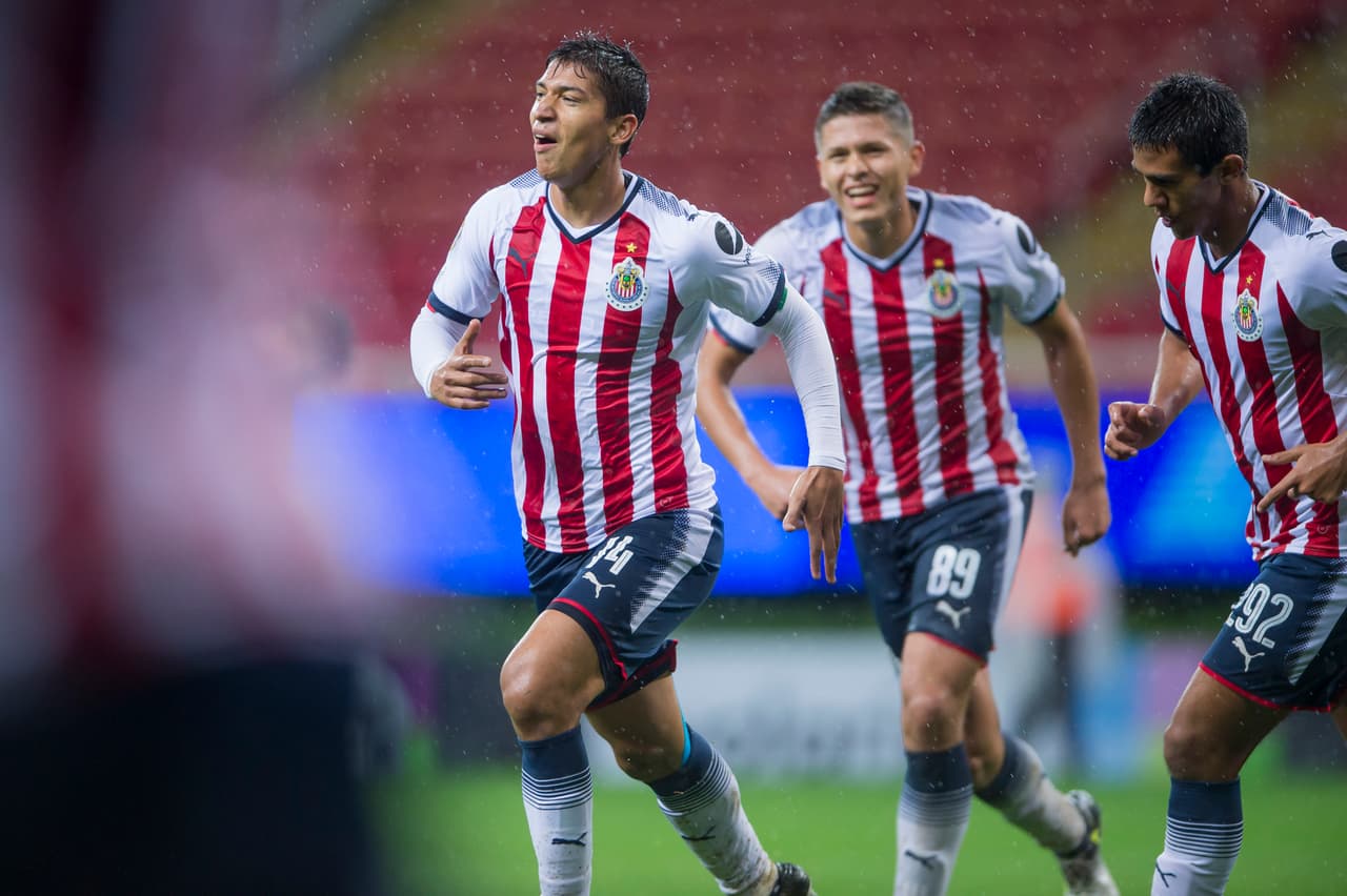 Zaldívar, Godínez y Mayorga brillaron en medio de la lluvia.