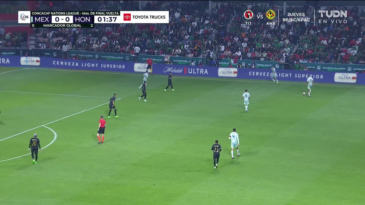 ¡TIRO ATAJADO! disparo por Edson Álvarez.