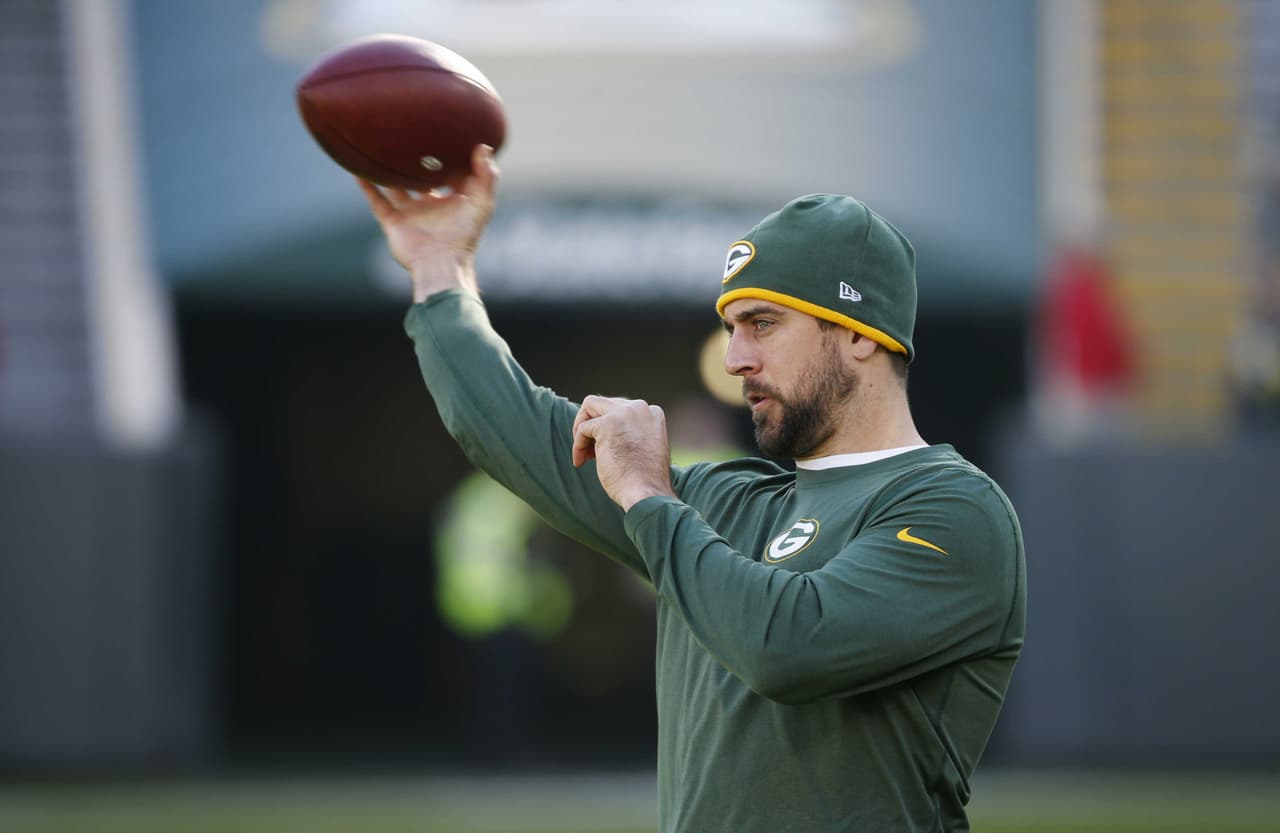 Aaron Rodgers con práctica limitada debido a lesión en el hombro derecho