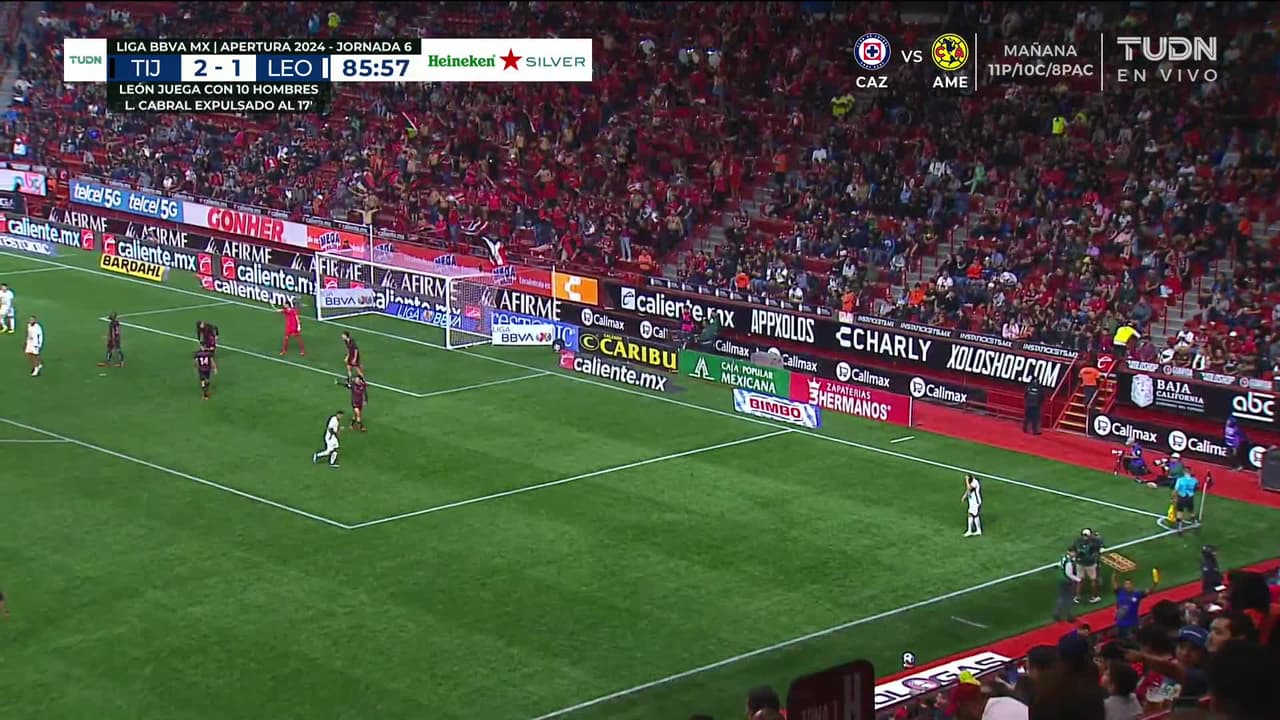 ¡TIRO ATAJADO! disparo por David Ramírez.