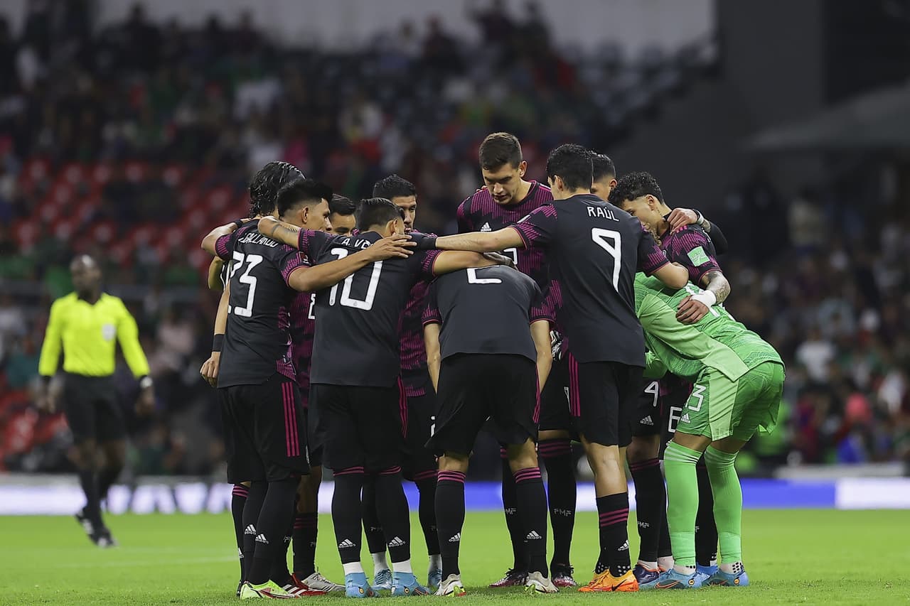 México selló su pase al Mundial con una victoria sobre El Salvador, gracias a los goles de Uriel Antuna y Raúl Jiménez.