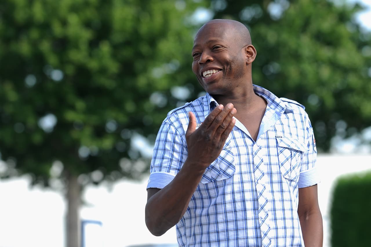 ‘Tino’ Asprilla regala 100.000 condones para la cuarentena

