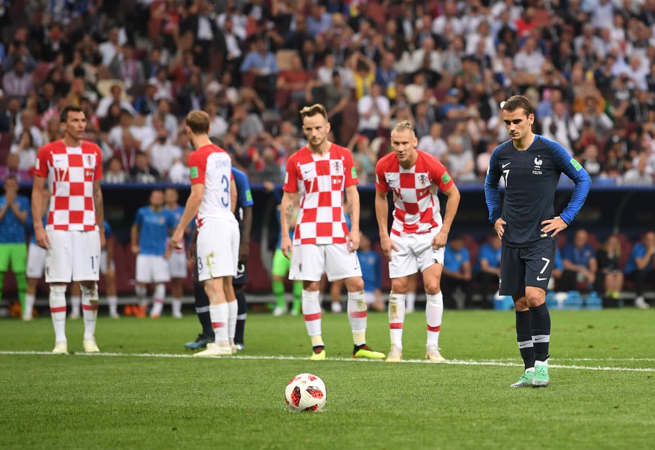 Al minuto 38 volvió a aparecer para la celebración de todo su país.